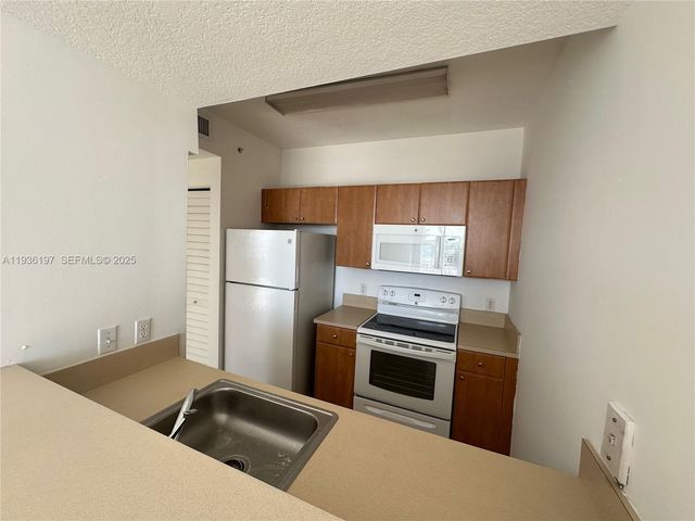 119 SW 6th Ave 707, Miami, FL 33130