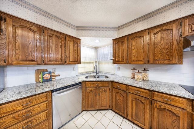 3100 Bellflower Lane, Carrollton, TX 75007