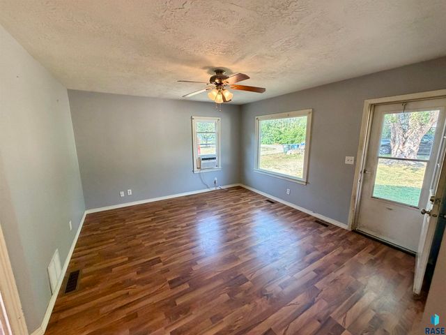 3309 N 10th Ave Avenue, Sioux Falls, SD 57104