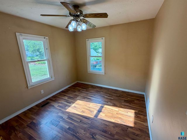 3309 N 10th Ave Avenue, Sioux Falls, SD 57104