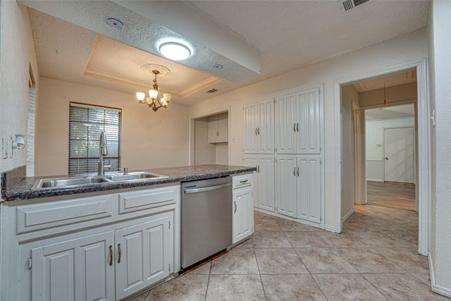 917 Meadowgate Drive, Garland, TX 75040
