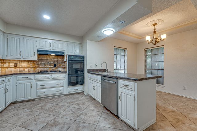 917 Meadowgate Drive, Garland, TX 75040