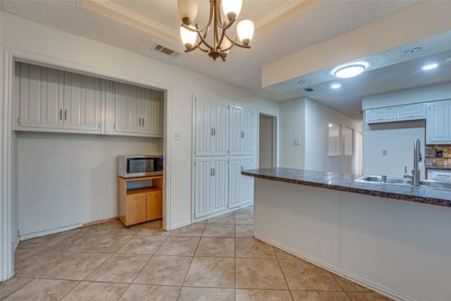 917 Meadowgate Drive, Garland, TX 75040