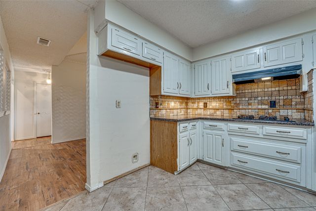 917 Meadowgate Drive, Garland, TX 75040