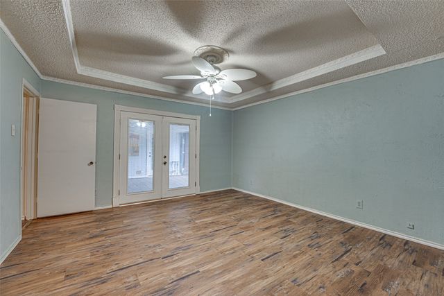 917 Meadowgate Drive, Garland, TX 75040