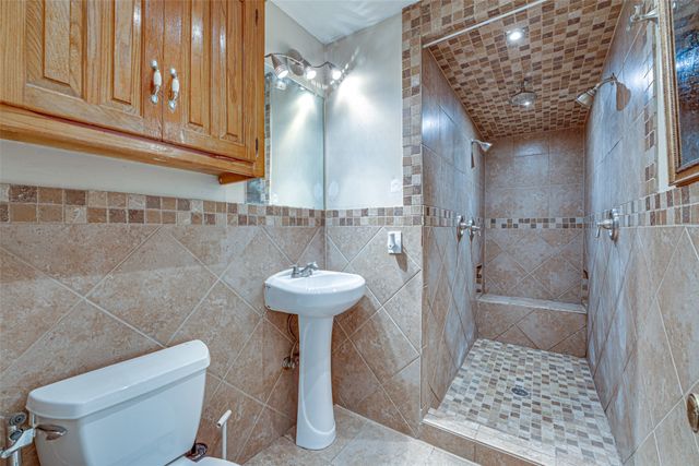 917 Meadowgate Drive, Garland, TX 75040