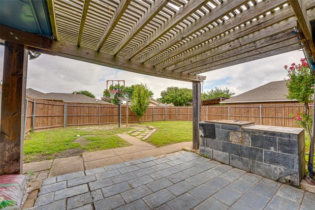 917 Meadowgate Drive, Garland, TX 75040