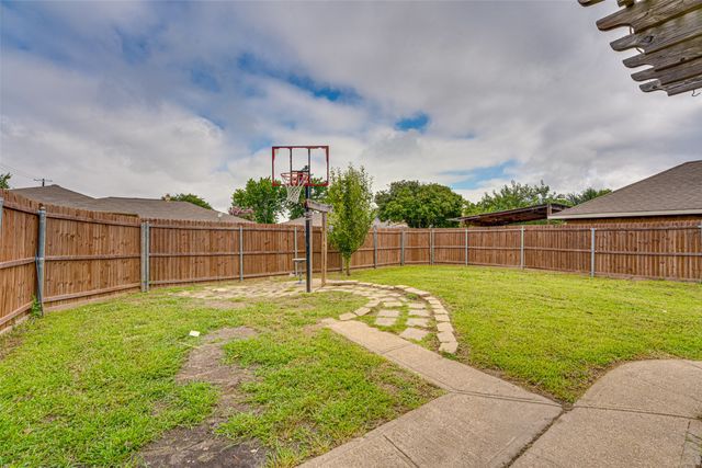 917 Meadowgate Drive, Garland, TX 75040
