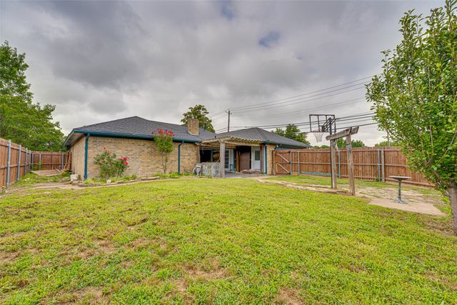 917 Meadowgate Drive, Garland, TX 75040