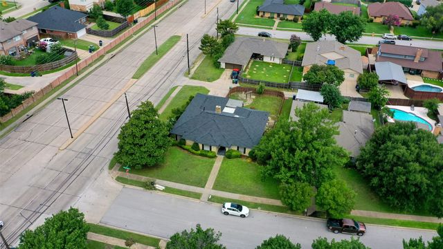 917 Meadowgate Drive, Garland, TX 75040