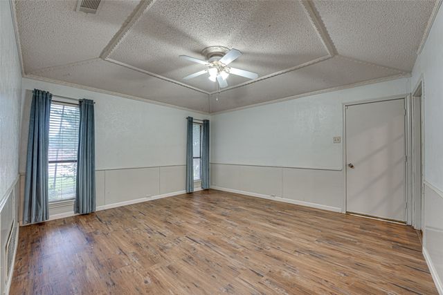 917 Meadowgate Drive, Garland, TX 75040