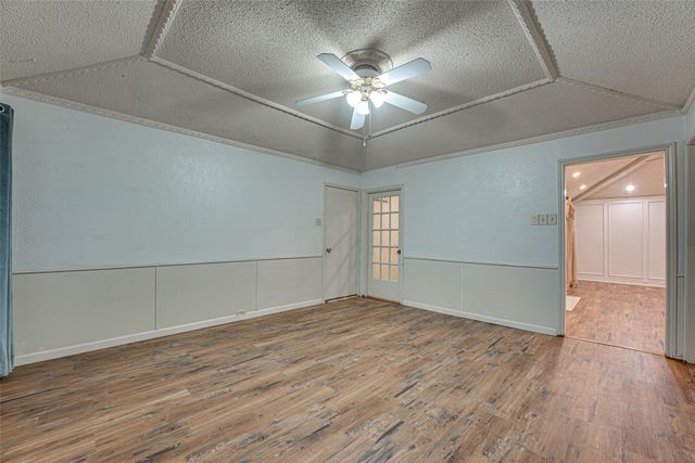 917 Meadowgate Drive, Garland, TX 75040