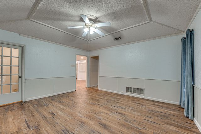 917 Meadowgate Drive, Garland, TX 75040