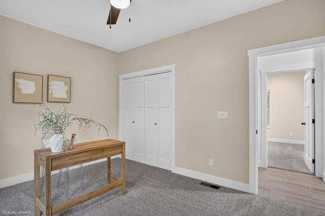 840 Grand Blvd, Evansdale, IA 50707