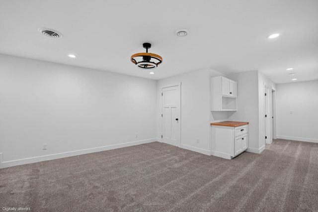 840 Grand Blvd, Evansdale, IA 50707