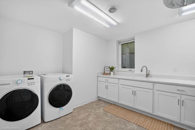 840 Grand Blvd, Evansdale, IA 50707
