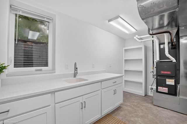 840 Grand Blvd, Evansdale, IA 50707