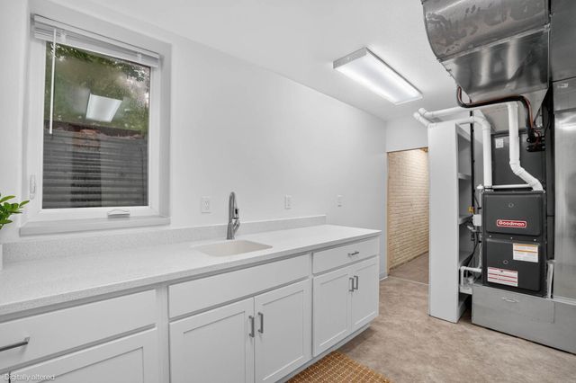 840 Grand Blvd, Evansdale, IA 50707