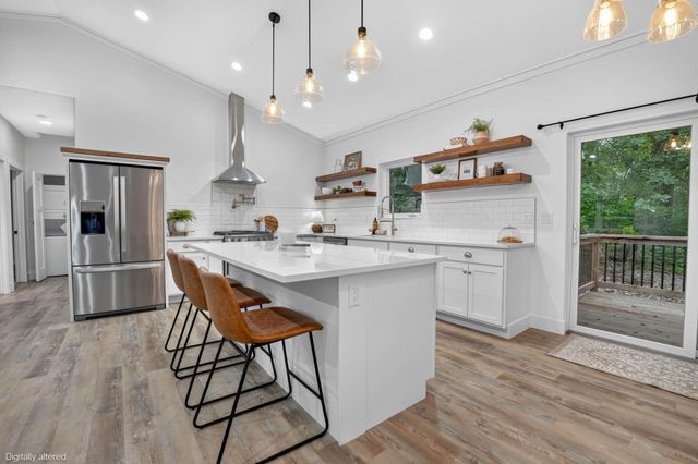 840 Grand Blvd, Evansdale, IA 50707