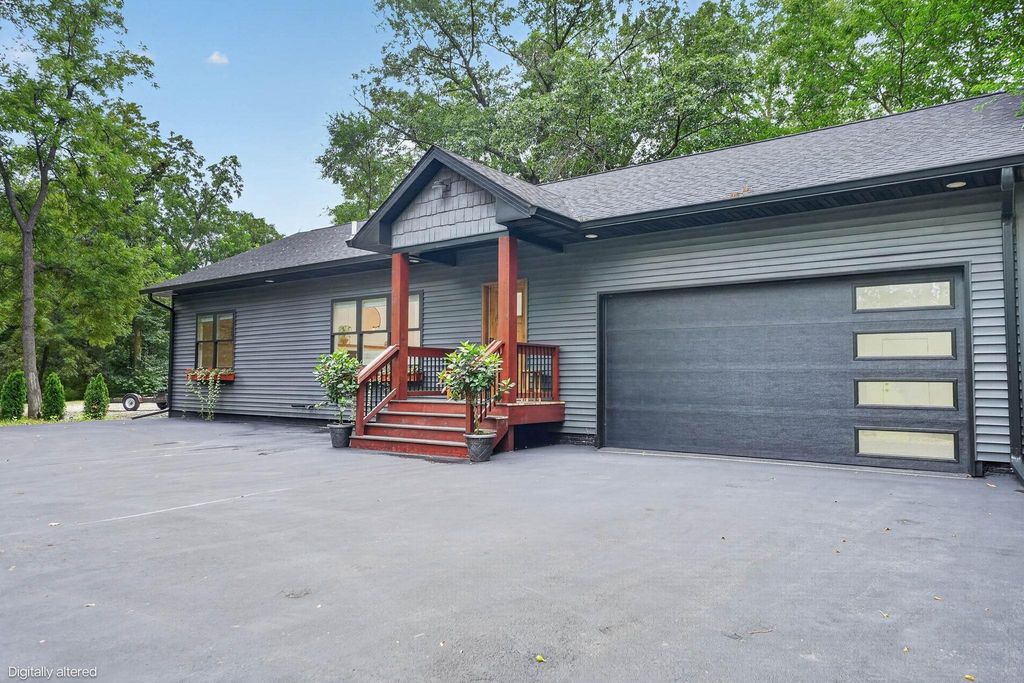 840 Grand Blvd, Evansdale, IA 50707