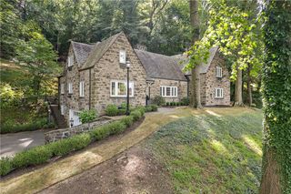 714 Irwin Dr, Edgeworth, PA 15143