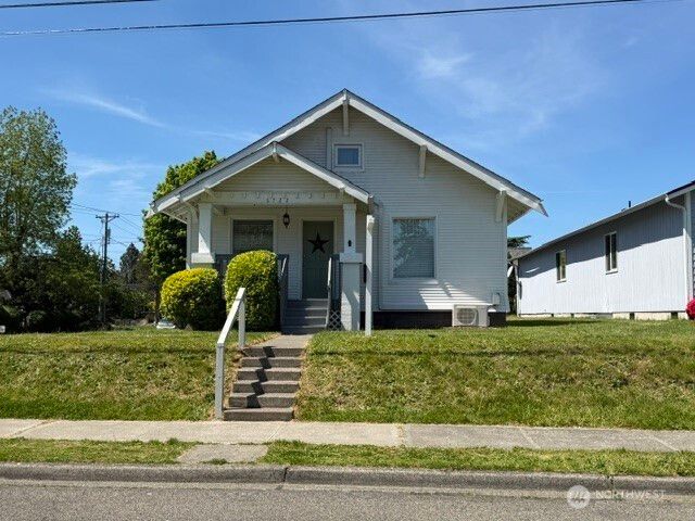6722 S J Street, Tacoma, WA 98408