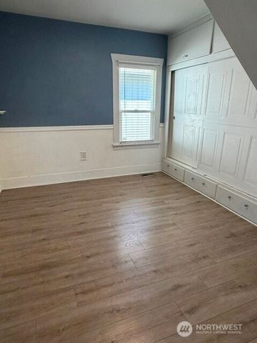 6722 S J Street, Tacoma, WA 98408