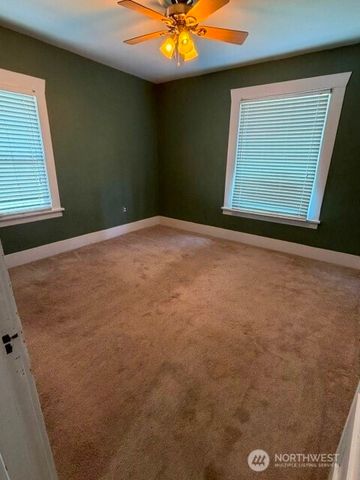 6722 S J Street, Tacoma, WA 98408