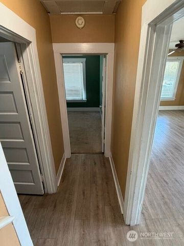 6722 S J Street, Tacoma, WA 98408