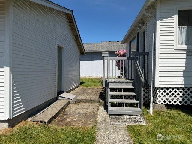 6722 S J Street, Tacoma, WA 98408