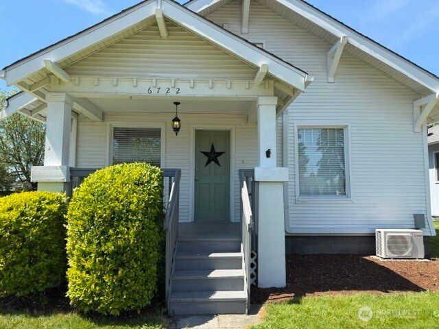 6722 S J Street, Tacoma, WA 98408