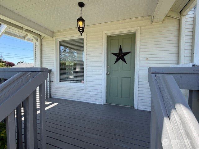 6722 S J Street, Tacoma, WA 98408