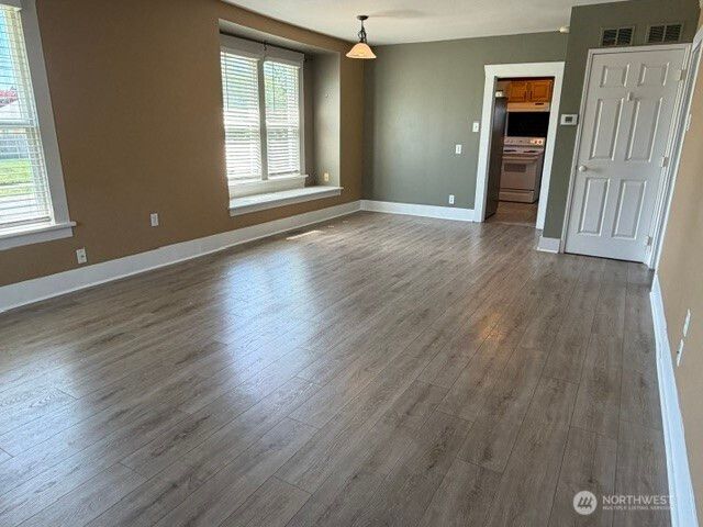 6722 S J Street, Tacoma, WA 98408