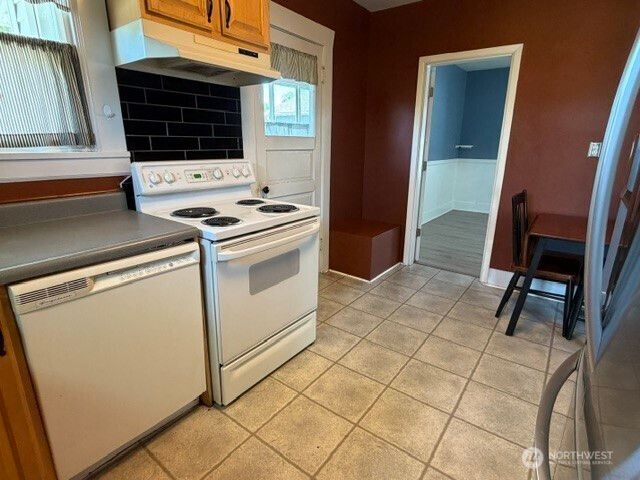 6722 S J Street, Tacoma, WA 98408