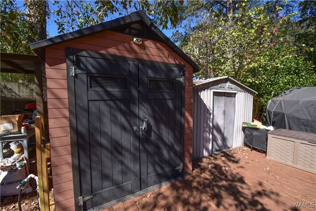 906 Greystone, Northport, AL 35473