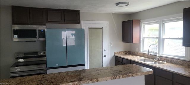 1832 Roanoke AVE, Newport News, VA 23607