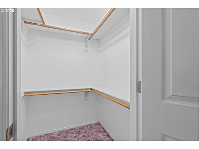 339 Ne SOUTH SHORE Rd, Portland, OR 97211