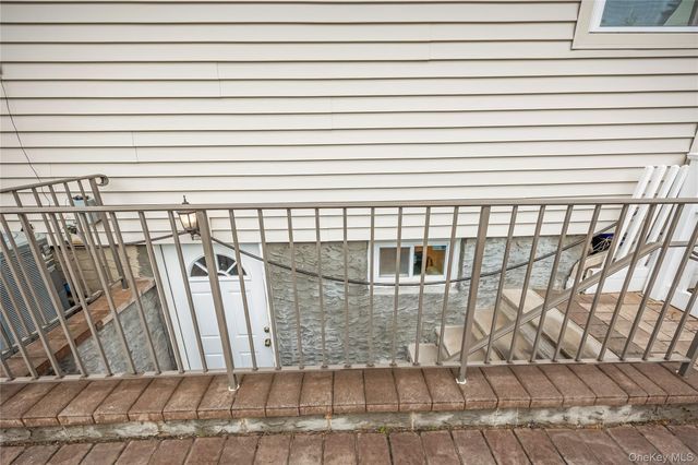 41 Burlington Avenue, Deer Park, NY 11729