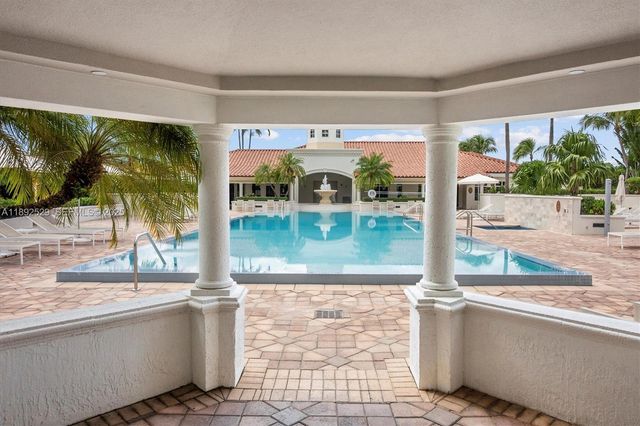 20000 E Country Club Drive PH01, Aventura, FL 33180