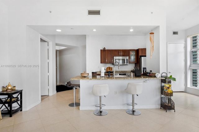 20000 E Country Club Drive PH01, Aventura, FL 33180