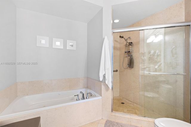 20000 E Country Club Drive PH01, Aventura, FL 33180