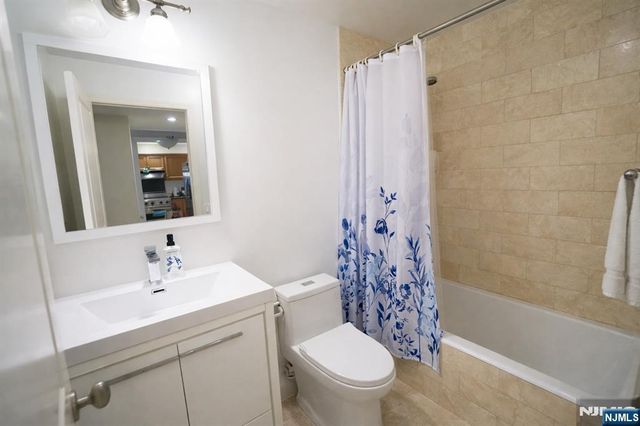 502 Chase Court V502, Edgewater, NJ 07020