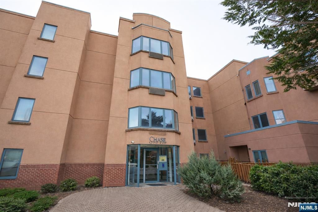 502 Chase Court V502, Edgewater, NJ 07020