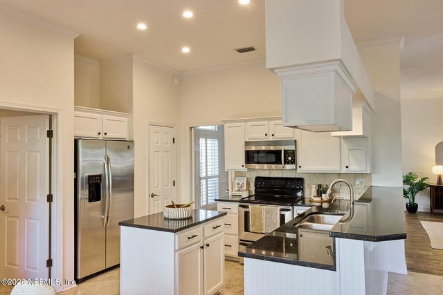 1873 EVANS Drive S, Jacksonville Beach, FL 32250