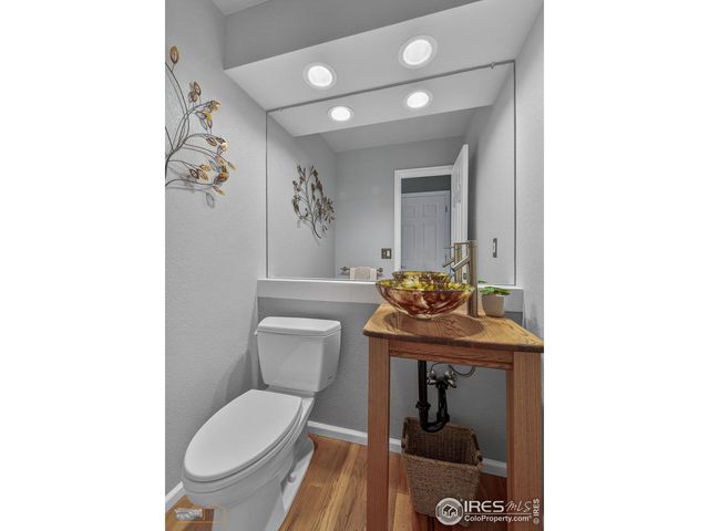 379 Lodgewood Ln, Lafayette, CO 80026