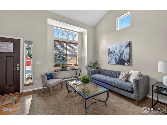 379 Lodgewood Ln, Lafayette, CO 80026