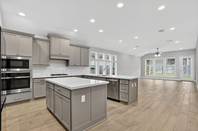 15711 Autumn Sun Court, Conroe, TX 77302