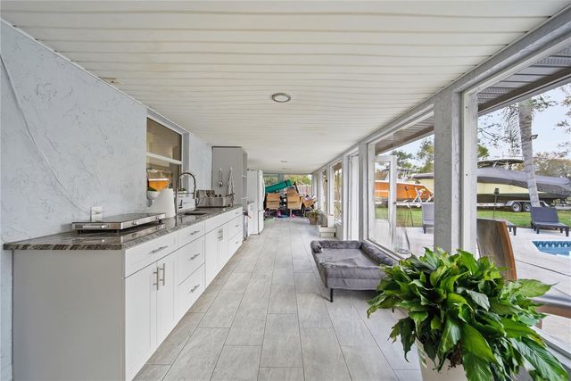 4916 HI VISTA CIRCLE, Tampa, FL 33625