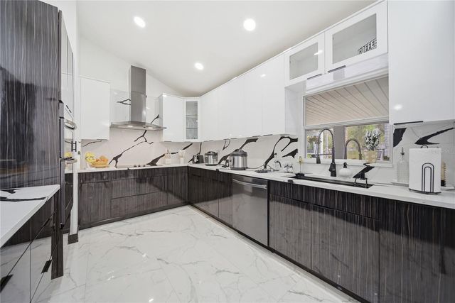 4916 HI VISTA CIRCLE, Tampa, FL 33625