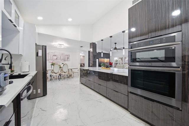 4916 HI VISTA CIRCLE, Tampa, FL 33625